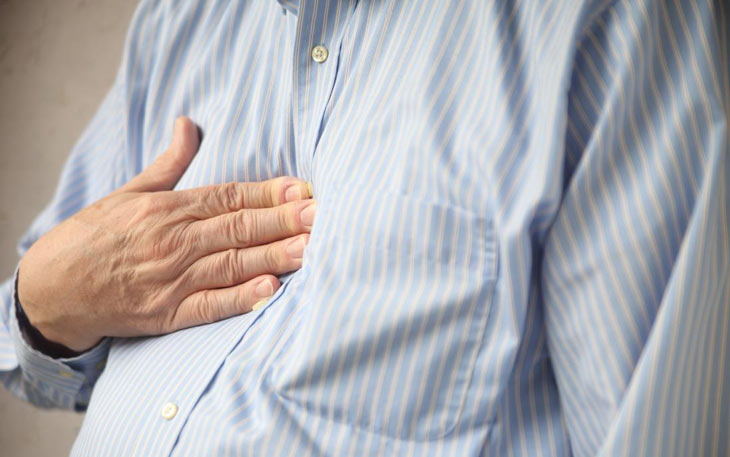 Khi nào cần tới bác sĩ nếu bị đau bụng thượng vị âm ỉ?
