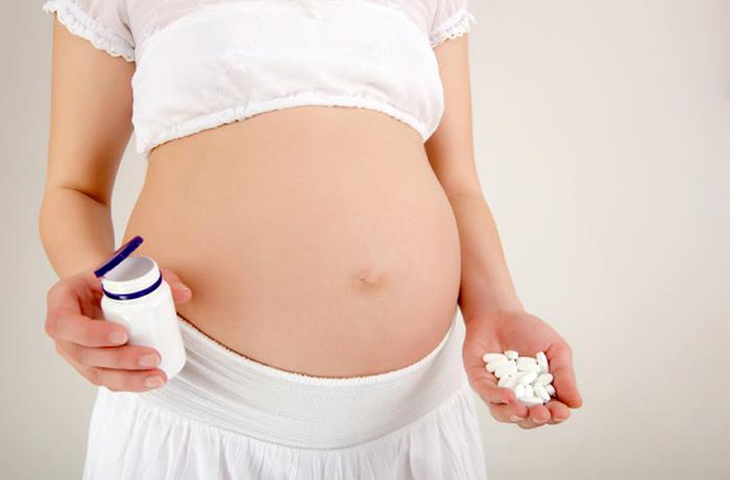 Dùng thuốc giảm ngạt mũi ở phụ nữ có thai