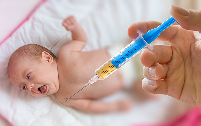 Tiêm vắc xin tiêm chủng cho trẻ
