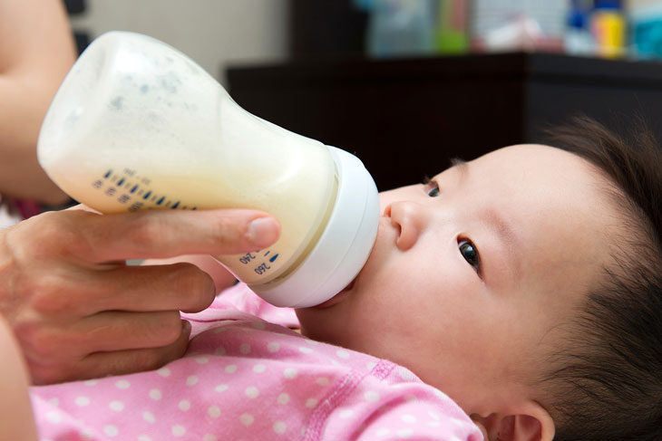 Xử lý dị ứng sữa ở trẻ
