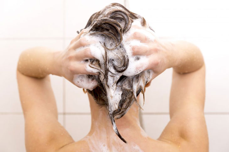 Rụng tóc sau sinh Nguyên nhân cách điều trị và phòng chống  Qik