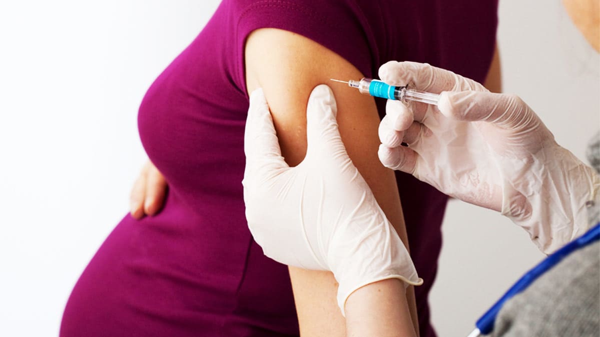 Phụ nữ mang thai nên tiêm vắc-xin phòng COVID-19 khi lợi ích của việc tiêm phòng lớn hơn những rủi ro tiềm ẩn