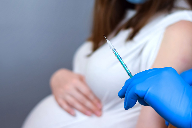 Có nên tiêm vắc-xin ngừa COVID-19 cho phụ nữ mang thai không?