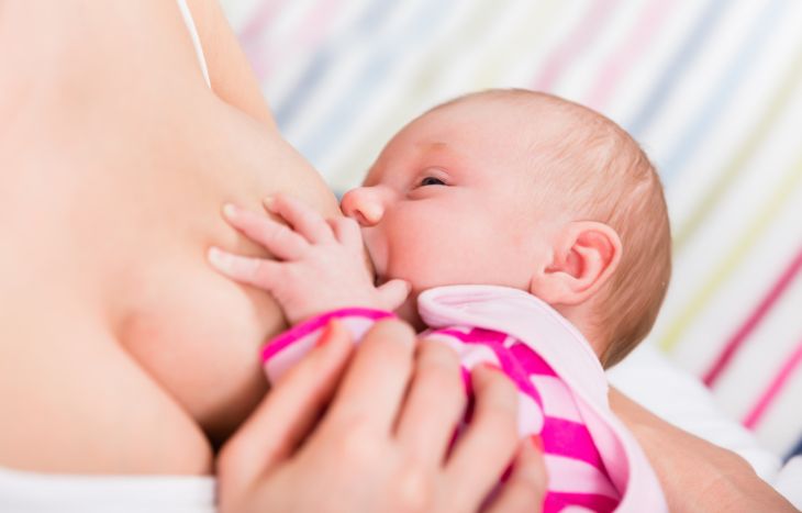 Trẻ sơ sinh không bú được sữa mẹ