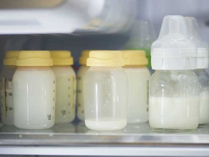 Hướng dẫn các mẹ bảo quản sữa mẹ trong tủ lạnh đúng cách