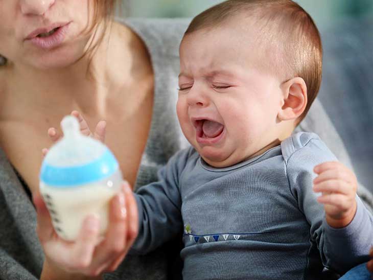 Sữa mẹ có vị mặn sẽ khiến trẻ không thích bú, quấy khóc do đói