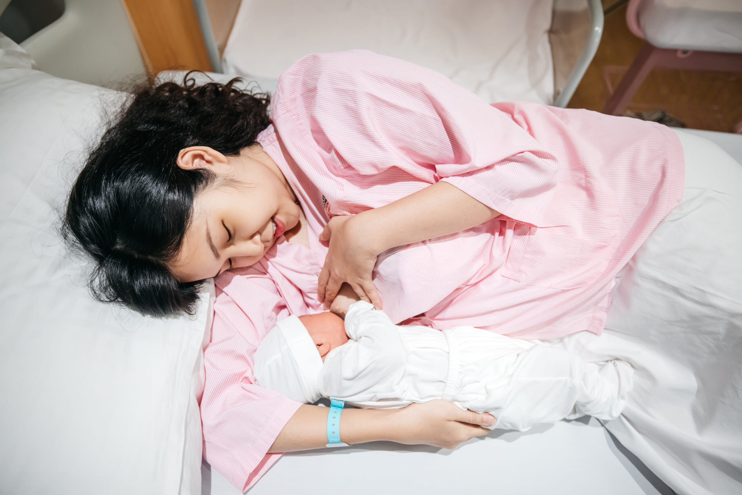8 nguyên tắc để trẻ bú sữa mẹ tăng cân nhanh – Bệnh viện Hồng Ngọc