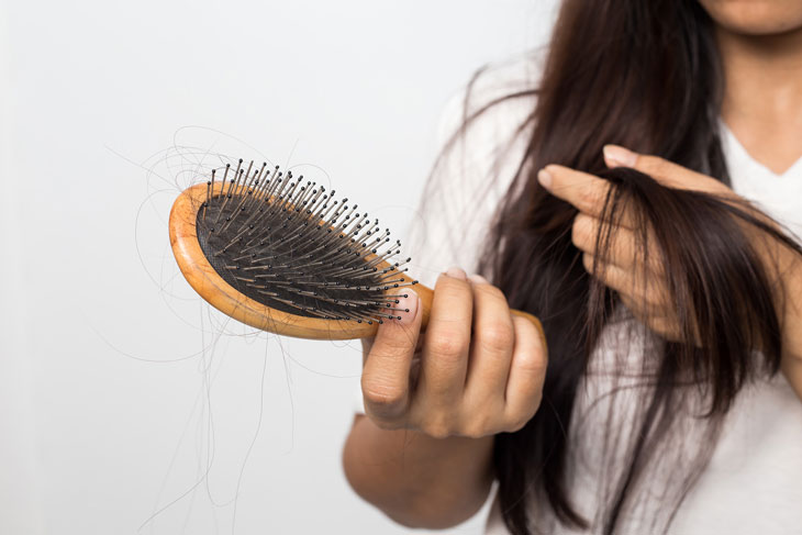 hậu covid bị rụng tóc