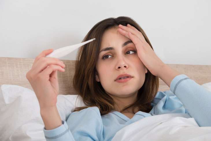 hậu covid bị rụng tóc