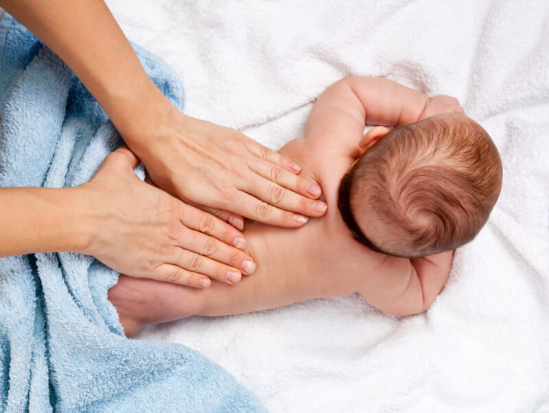 Dịch vụ massage và tắm bé tại nhà – Bệnh viện Hồng Ngọc