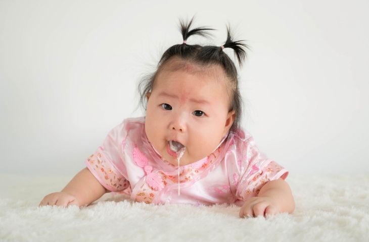 trẻ bị rối loạn tiêu hóa