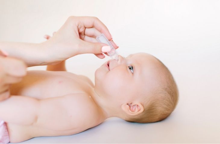 Vệ sinh mũi cho trẻ giúp phòng ngừa và loại bỏ virus Adeno