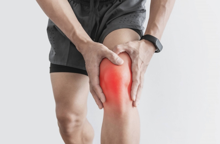 Khi nào cần tới bác sĩ khi bị đau khớp gối chân?