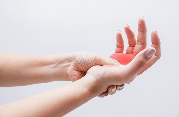 Cách chữa trị đau xương bàn tay hiệu quả nhất là gì?
