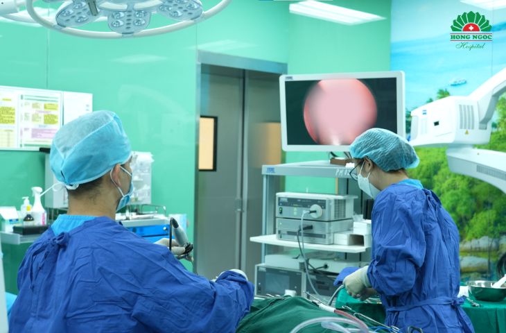 Mổ xoang mũi nội soi tăng khả năng quan sát trong các hốc mũi xoang