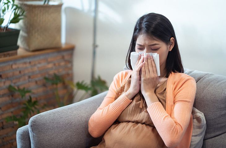 Các bệnh viêm đường hô hấp trên cũng là nguyên nhân dẫn đến viêm tai giữa ở người lớn