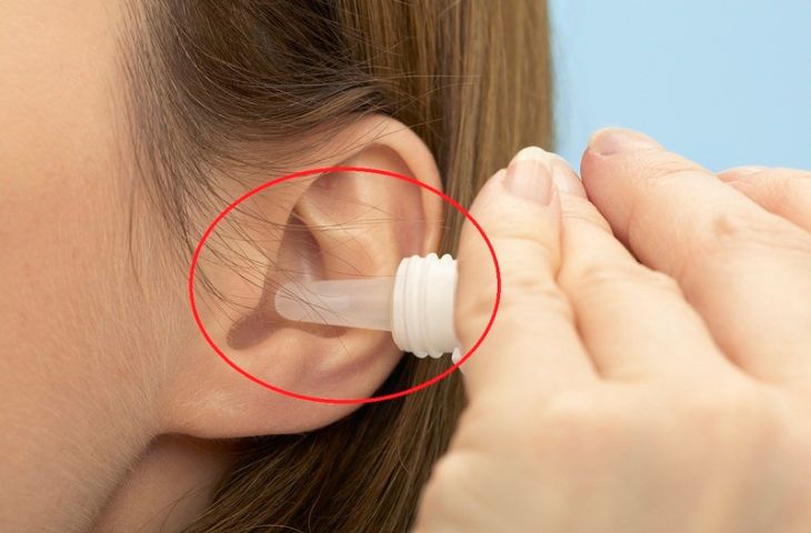 Vệ sinh tai đúng cách là bước quan trọng để điều trị viêm ống tai ngoài