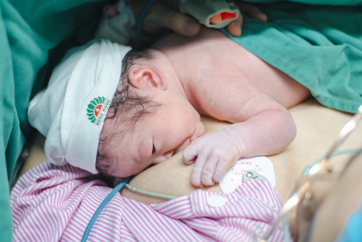 EENC - quy trình chăm sóc thiết yếu bà mẹ và trẻ sơ sinh ngay sau khi sinh