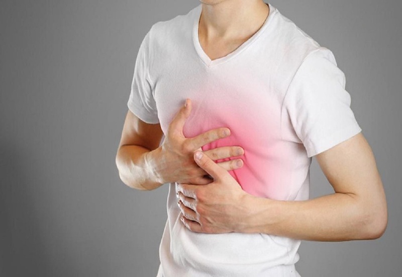 Đau dữ dội vùng ngực là dấu hiệu cảnh báo của đột quỵ tim