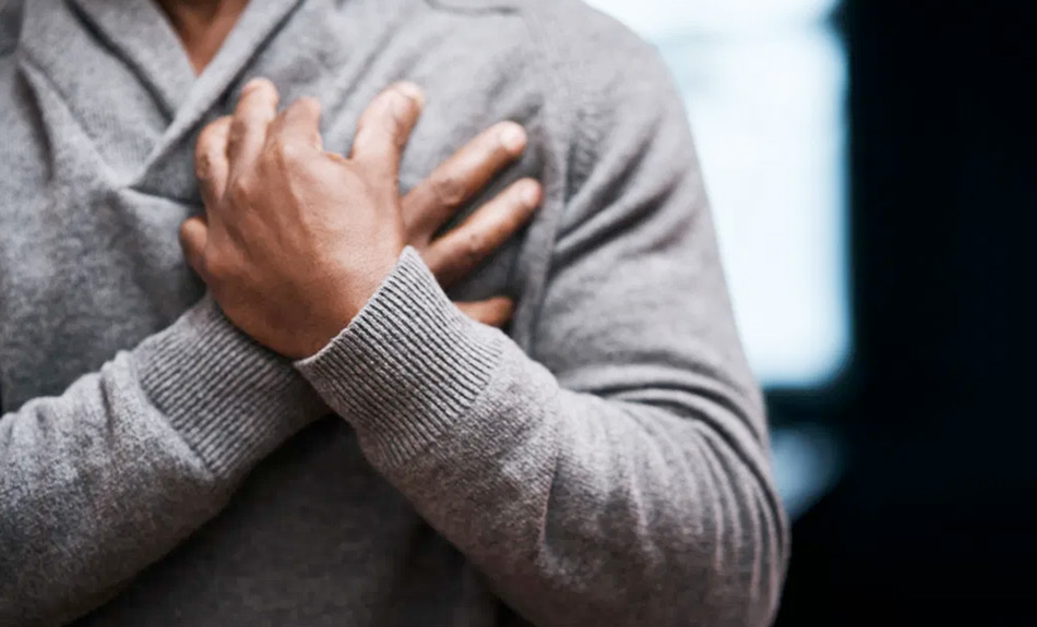 Đau ngực có thể là dấu hiệu của bệnh thiếu máu cơ tim